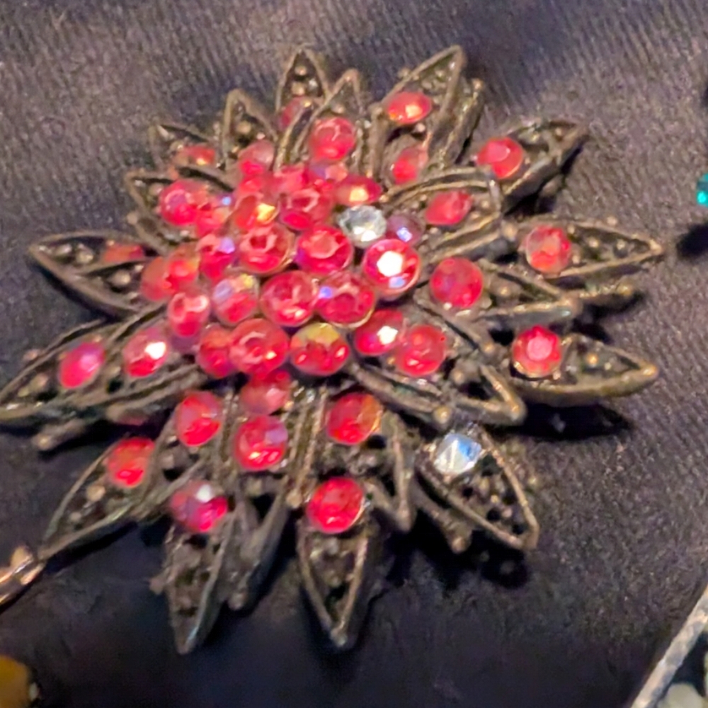 Vintage starburst Brooch